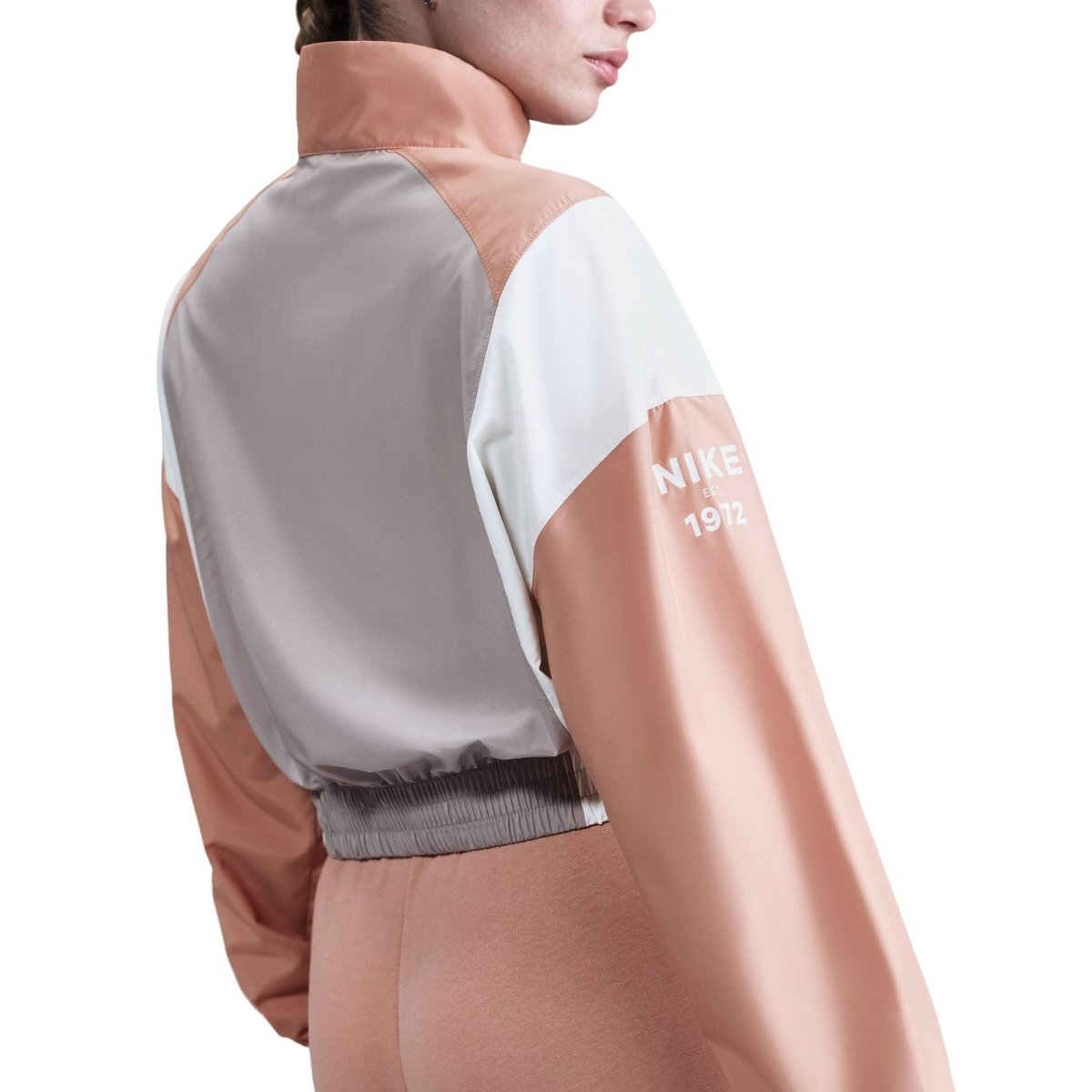 Nike Womens Sportswear Lightweight Zip Jacket - Rose Gold - Structured DifferentlyNike Womens Sportswear Lightweight Zip Jacket - Rose GoldWomens TopsIH8478-009197863137070Nike Womens Sportswear Lightweight Zip Jacket - Rose Gold